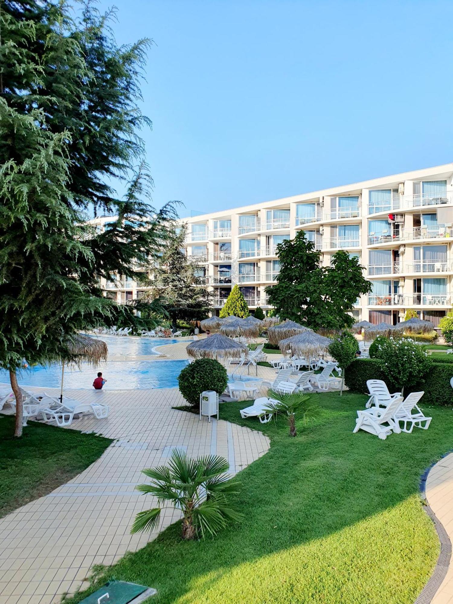 Elena'S Lux Aparthotel - Town & Sea View - Atlantis Spa Szarafovo Kültér fotó